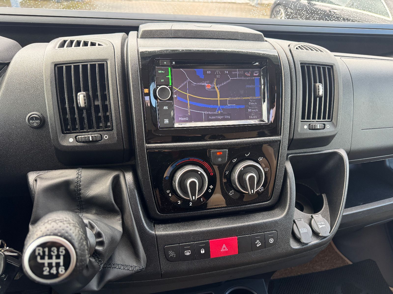 Vehicle image Miller TORONTO FIAT DUCATO SOLAR 2X TV SAT LUFTFEDER