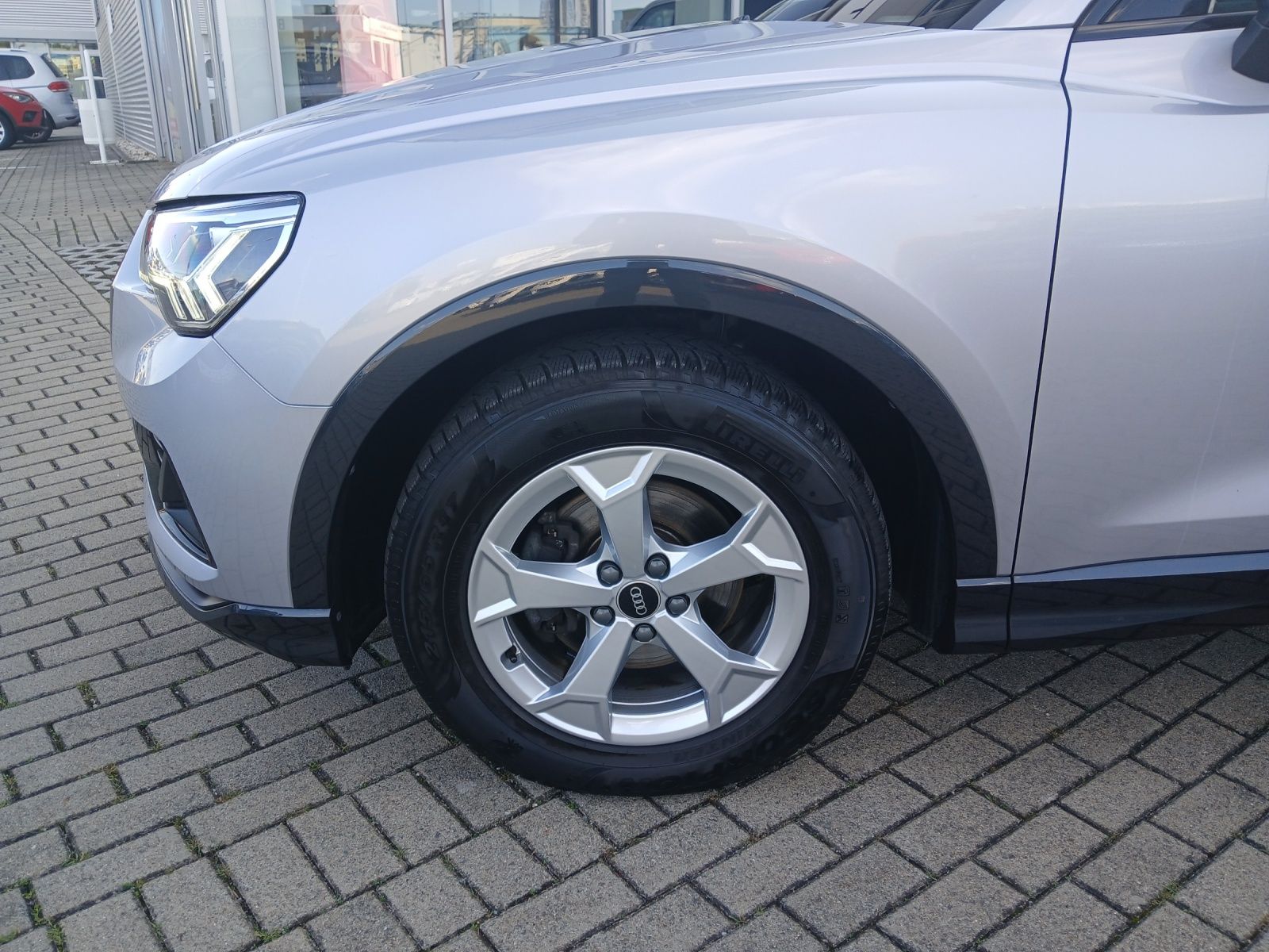 Fahrzeugabbildung Audi Q3 35 TDI advanced S-tronic LED AHK AVC ACC