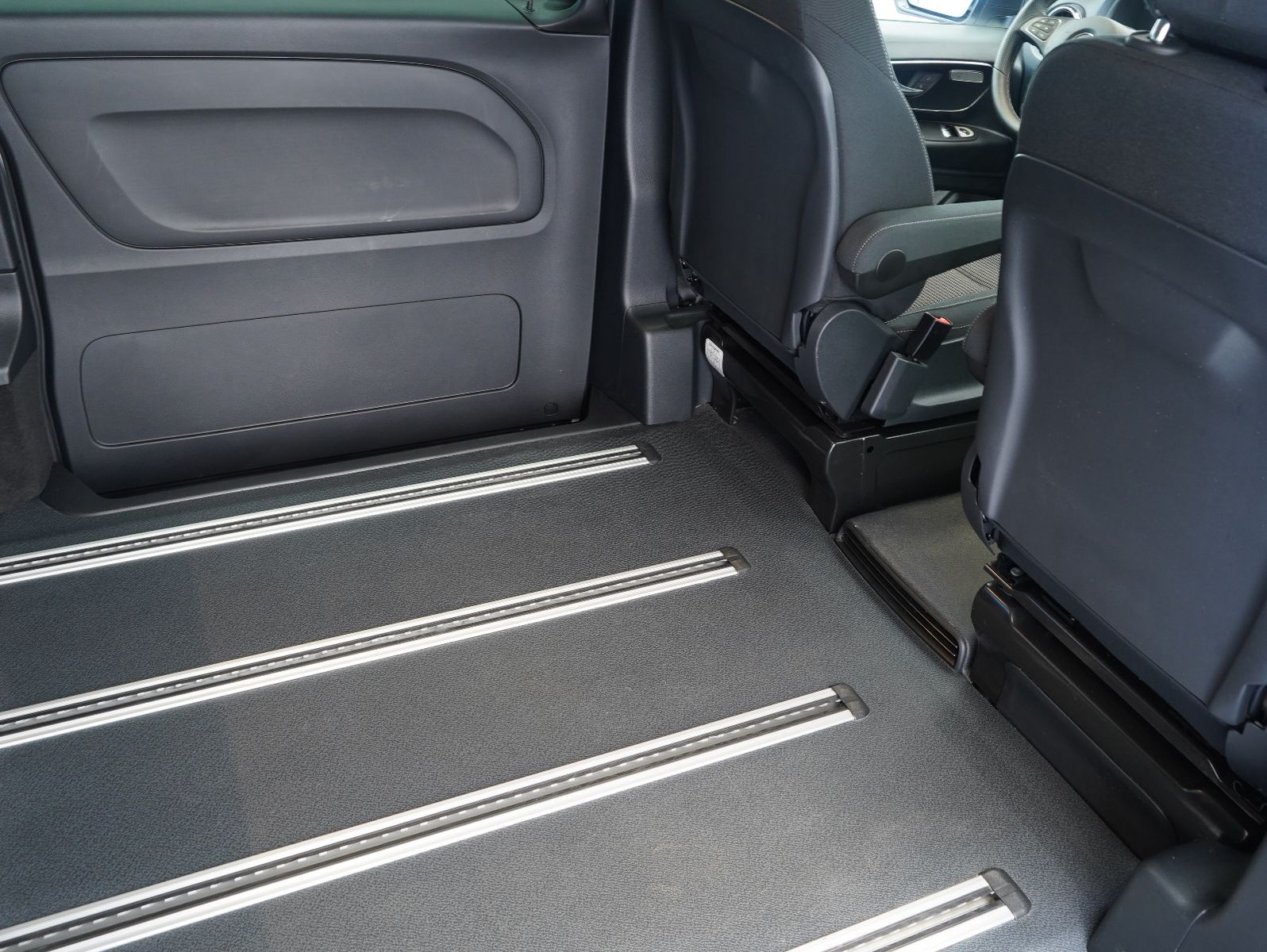 Fahrzeugabbildung Pössl VANSTAR Vito Tourer 119 CDI Pro 4x4 lang