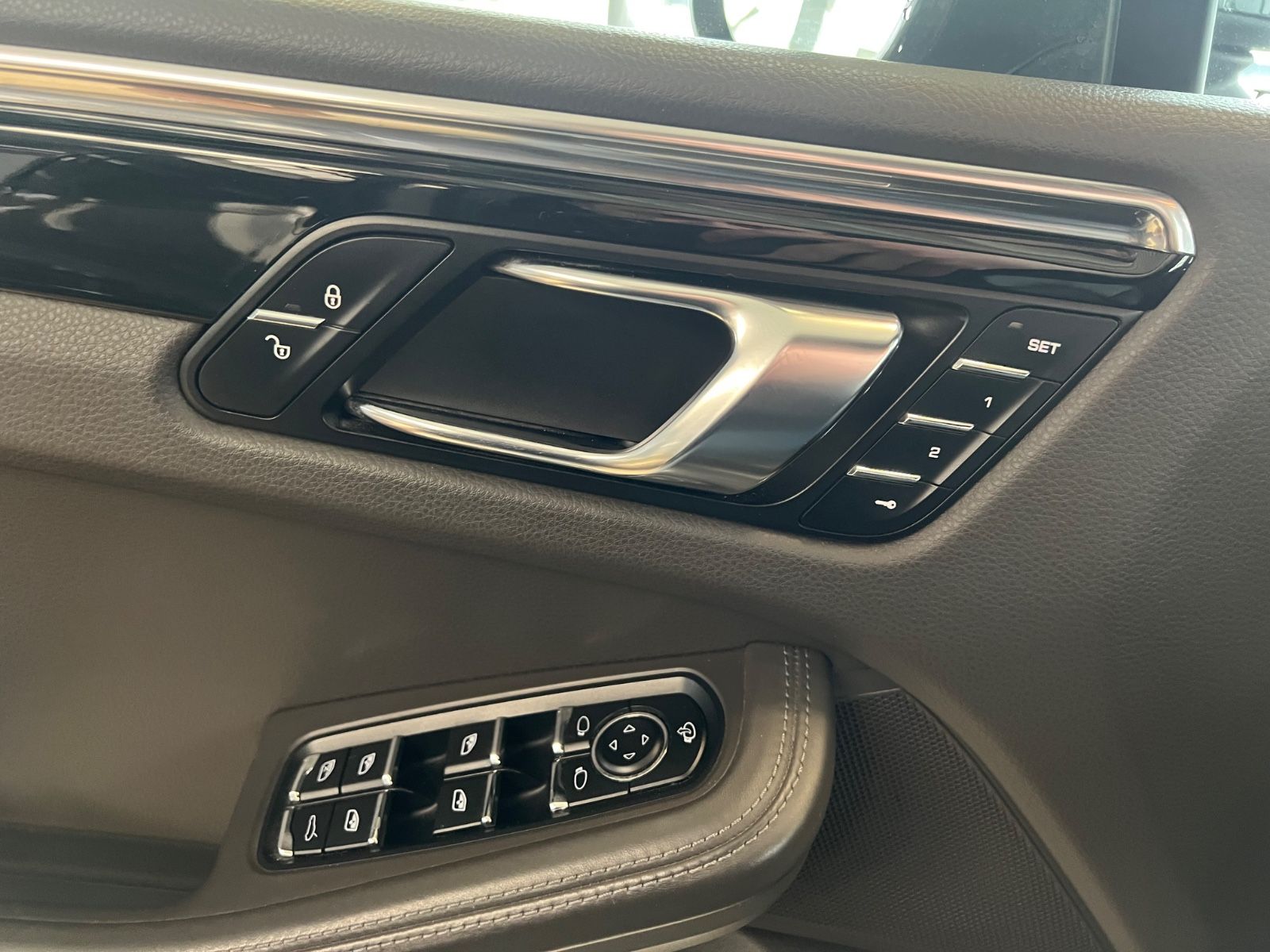Fahrzeugabbildung Porsche Macan S *SITZBELÜFTUNG*PANORAMADACH*