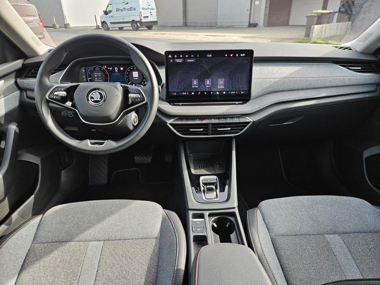 Skoda Octavia Combi 2.0 TDI 110 kW Selection ACC LED foto 17