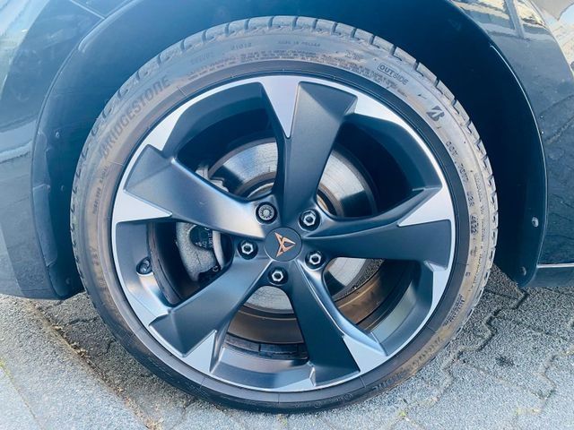 Fahrzeugabbildung CUPRA Leon e-Hybrid VIRTU+LED+NAVI+SHZ+DAB+ACC+PDC+