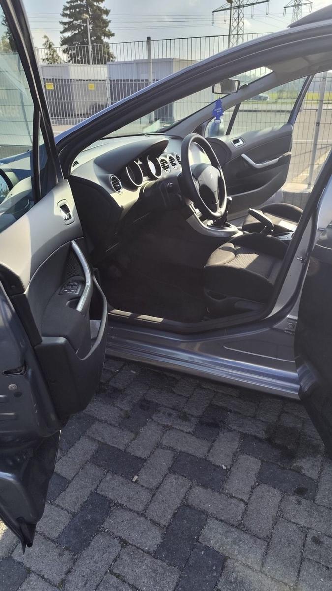 Peugeot 308 2011 — photo 6