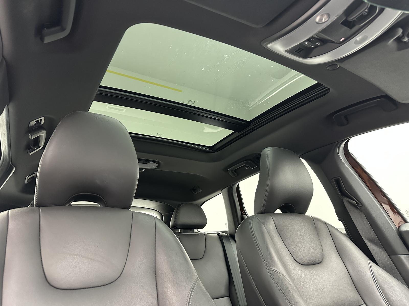 Volvo XC60 Summum 2WD "LEDER-NAVI-PANO-SITZH-PDC-ALU"