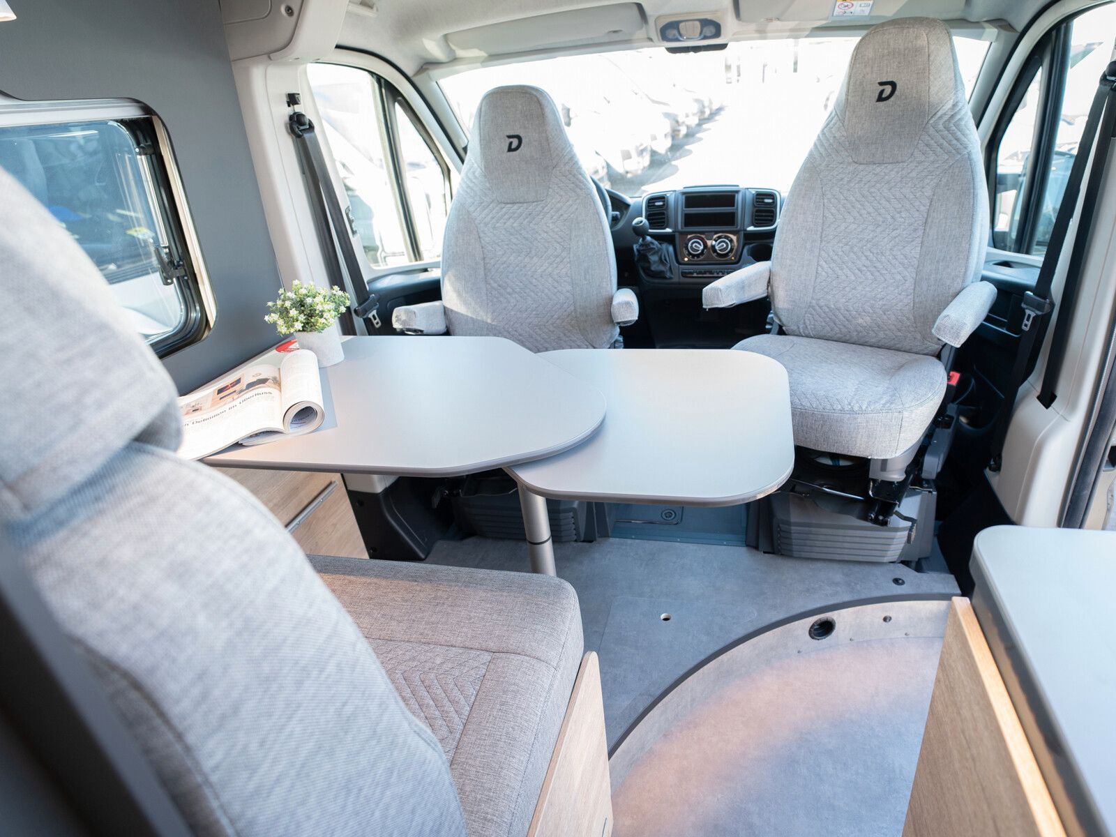 Fahrzeugabbildung Dethleffs Globetrail 640 ES Fiat Heckauszug/Rahmenfenster
