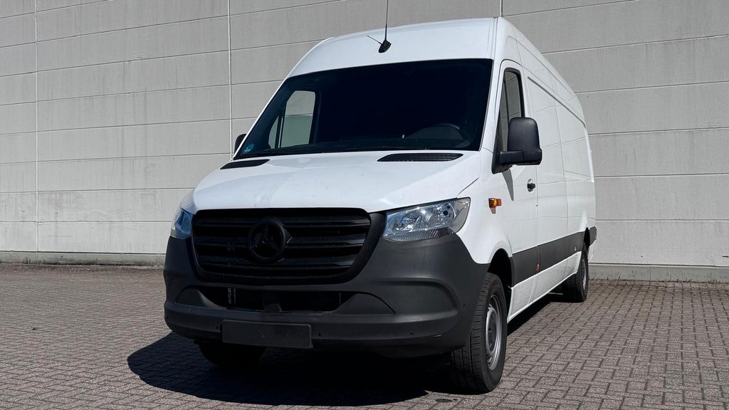 Image of Mercedes-Benz Sprinter