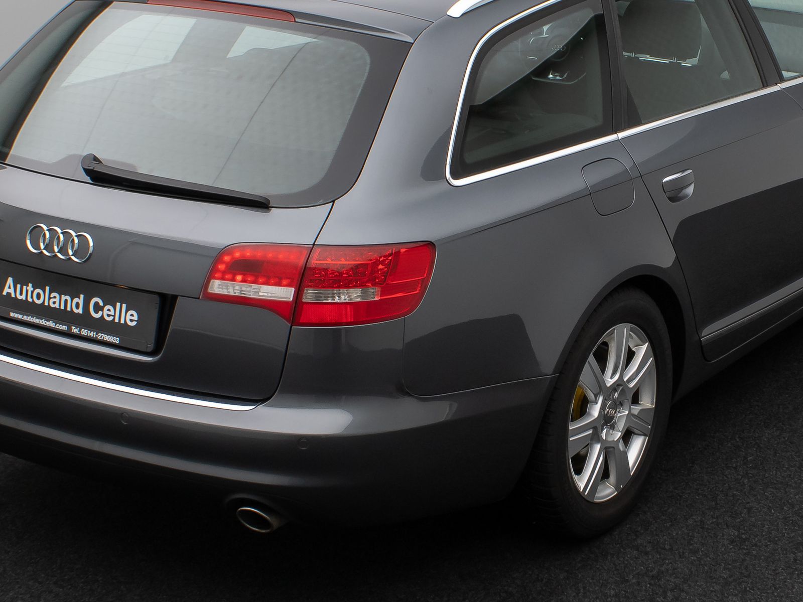 Fahrzeugabbildung Audi A6 Avant 2.7 TDI quattro S Line Glasdach Xenon