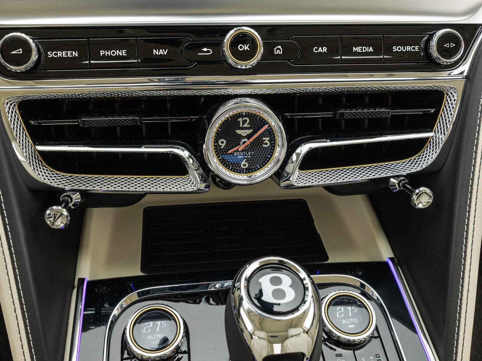 Bentley Flying Spur V8 / First Edition foto 17