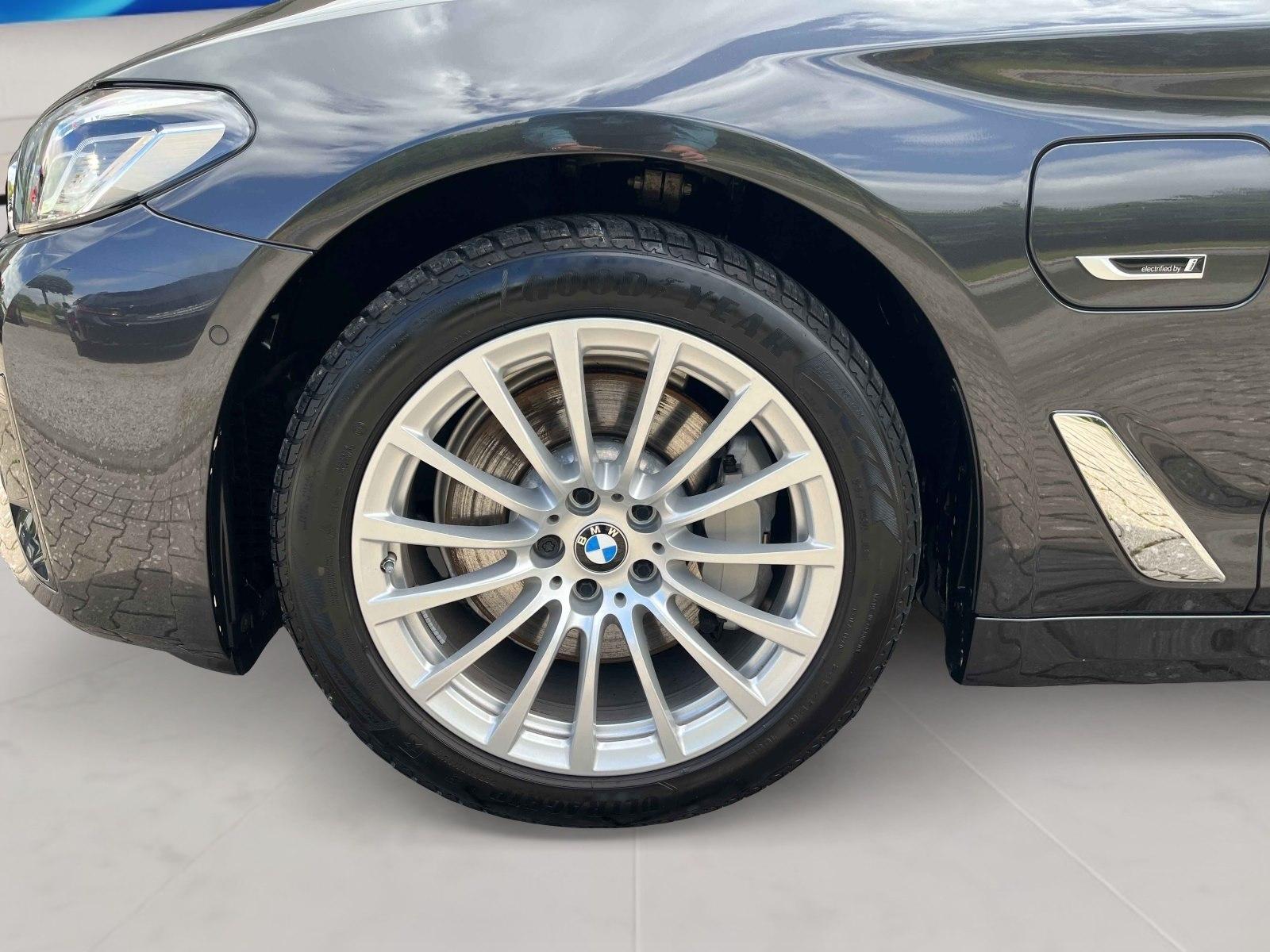 BMW 530e iPerformance AHK 360° PANO RFK HIFI LED SHZ