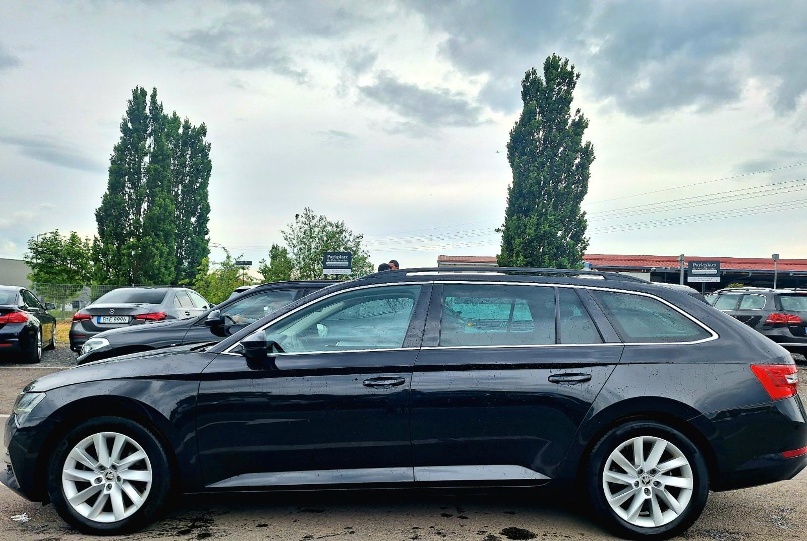 Skoda Superb Style iV*Nav*LED*Leder*SHZ*Cam-PDC*AHK