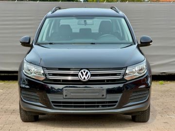 Volkswagen Tiguan - 2