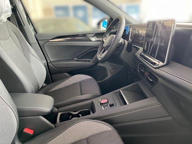 Fahrzeugabbildung Volkswagen Tiguan 1.5 eTSI DSG GOAL AHK LED-PLUS EL. HECKKL