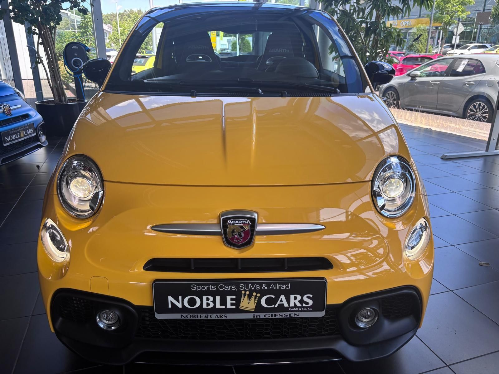 Fahrzeugabbildung Abarth 595 Pista KLIMA XENON ALU CARPLAY BEATS