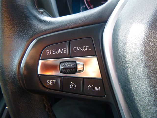 Fahrzeugabbildung BMW 320d Touring >HeadUp/AHK/LED/PANO/PDC/SHZ<