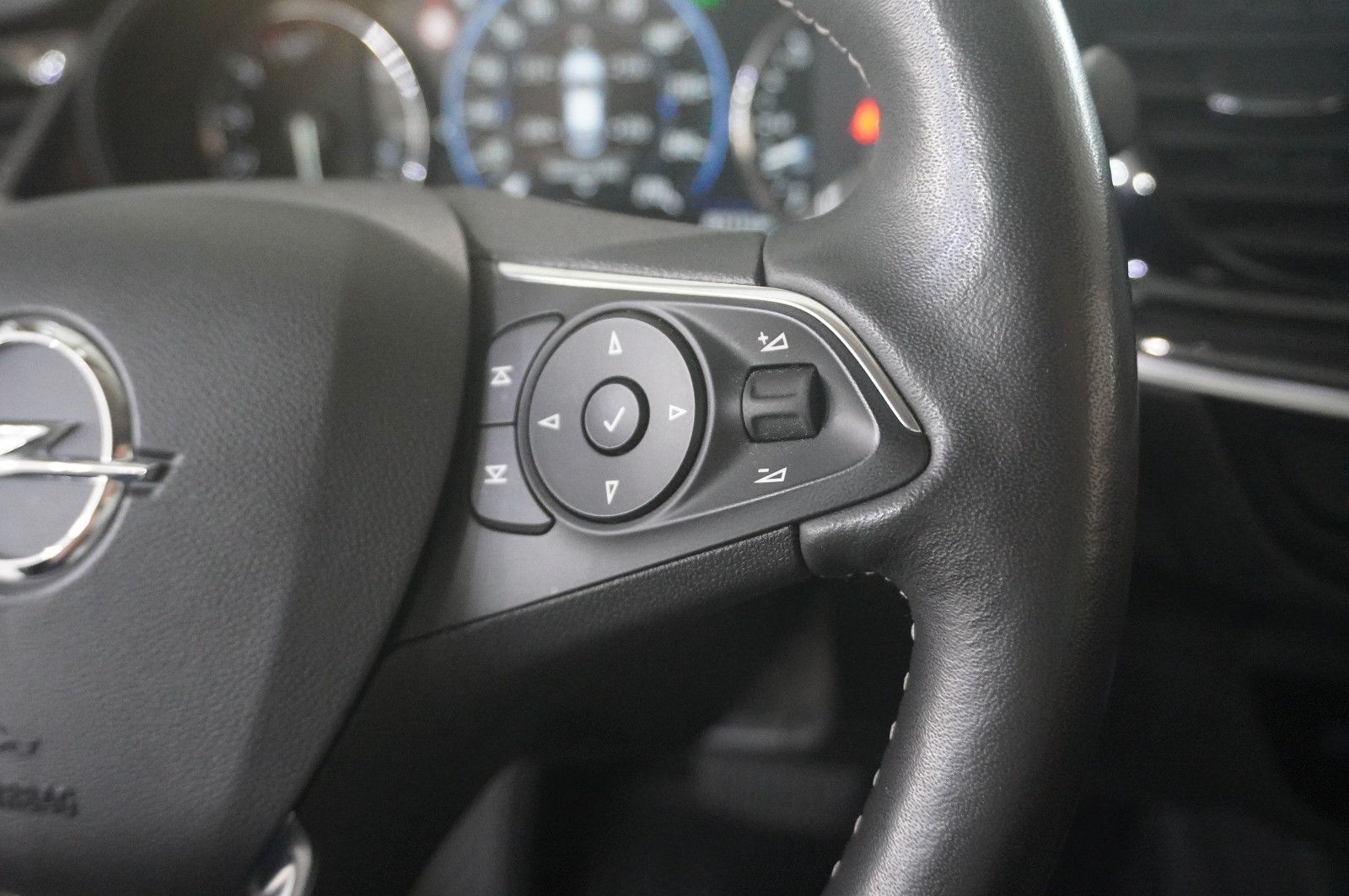 Fahrzeugabbildung Opel Insignia B GS 2.0D BUSINESS NAVI/BOSE/KAMERA/AHK