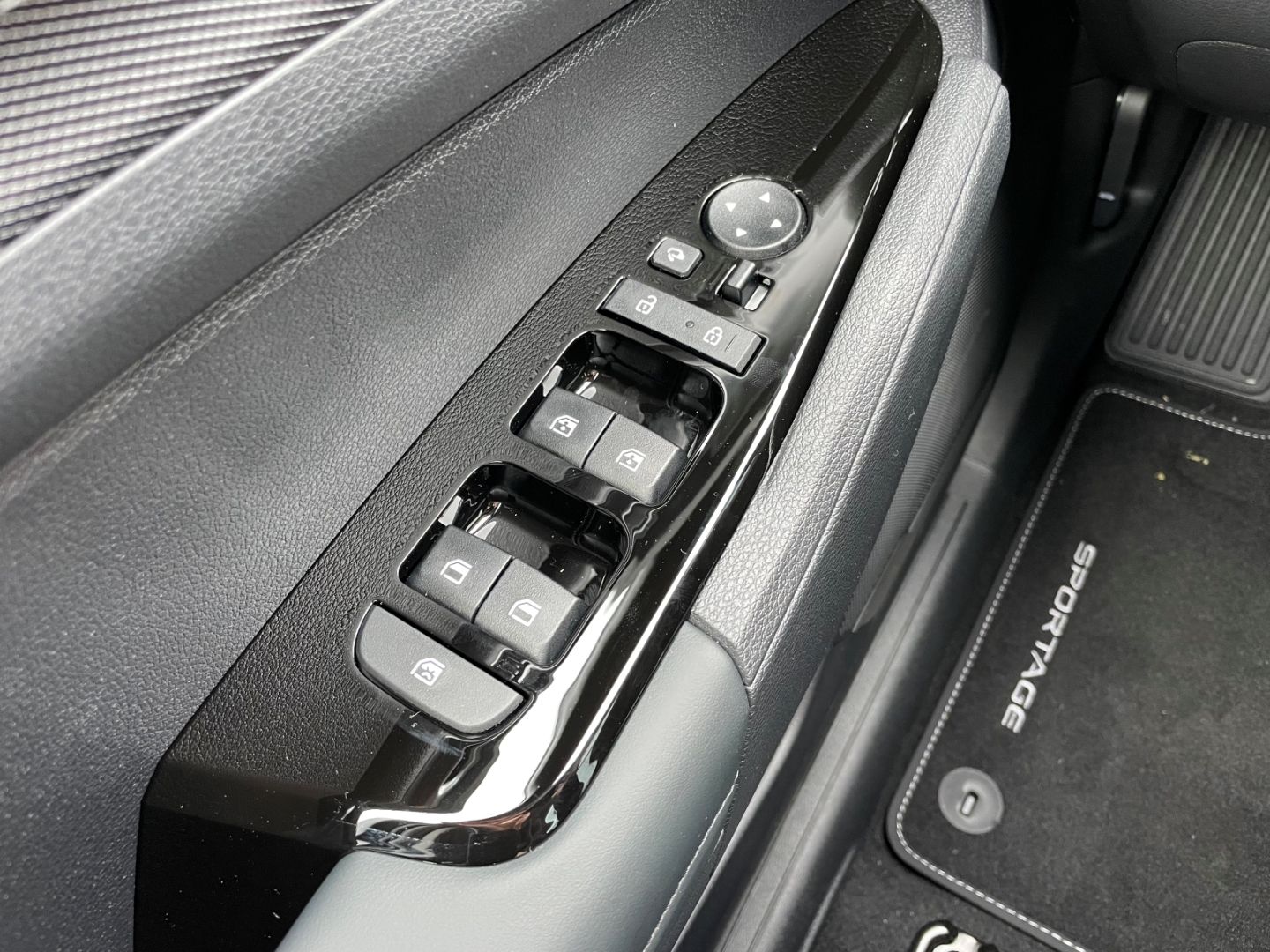 Fahrzeugabbildung Kia Sportage Ultimate Mild-Hybrid LED Kamera Winterp