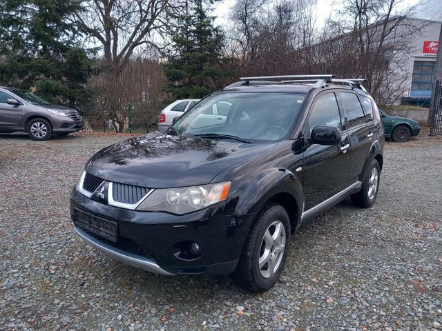 Mitsubishi Outlander 2.2 DI-D Intense 7 Sitze