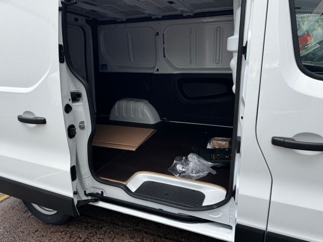 Fahrzeugabbildung Nissan PRIMASTAR KASTEN L1H1 3,0T 6MT Acenta*AHK*LRB