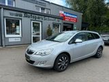 Opel Astra J Sports Tourer AUTOM°KLIMA°PDC°ALLWETTER! - Opel Astra aus 2011: Tourer Sports