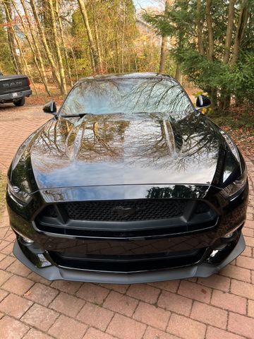 Ford Mustang 5.0 V8 GT Auto -unverbastelt aus 1.Hand