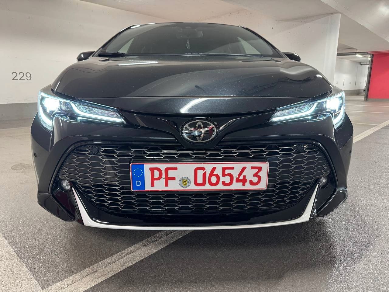 Toyota Corolla Hybrid GR Sport Black Edition imagem 3