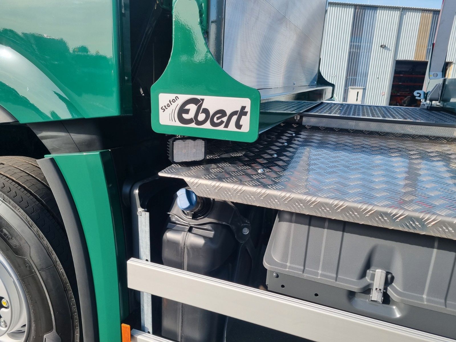 Fahrzeugabbildung Mercedes-Benz Arocs 2751 L 6x2/4 HAD Palfinger Epsilon TZ12