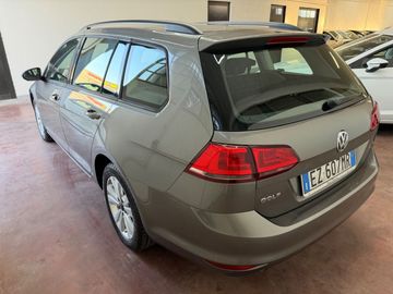 Volkswagen Golf - 8