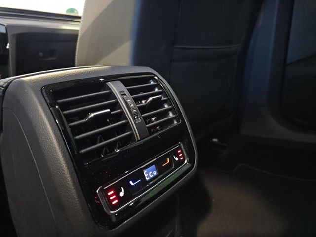 Fahrzeugabbildung Volkswagen Passat Variant 1.4 DSG Hybrid GTE UPE 62TEUR PAN