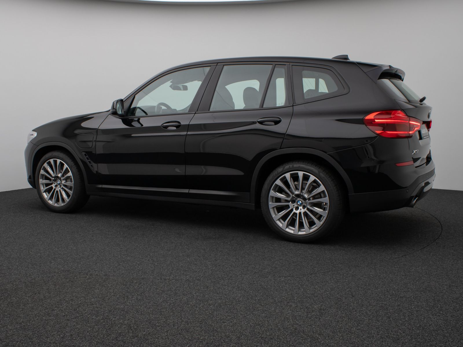 Fahrzeugabbildung BMW X3 xD30e Panorama DAB HiFi Leder M Sport 20Zoll