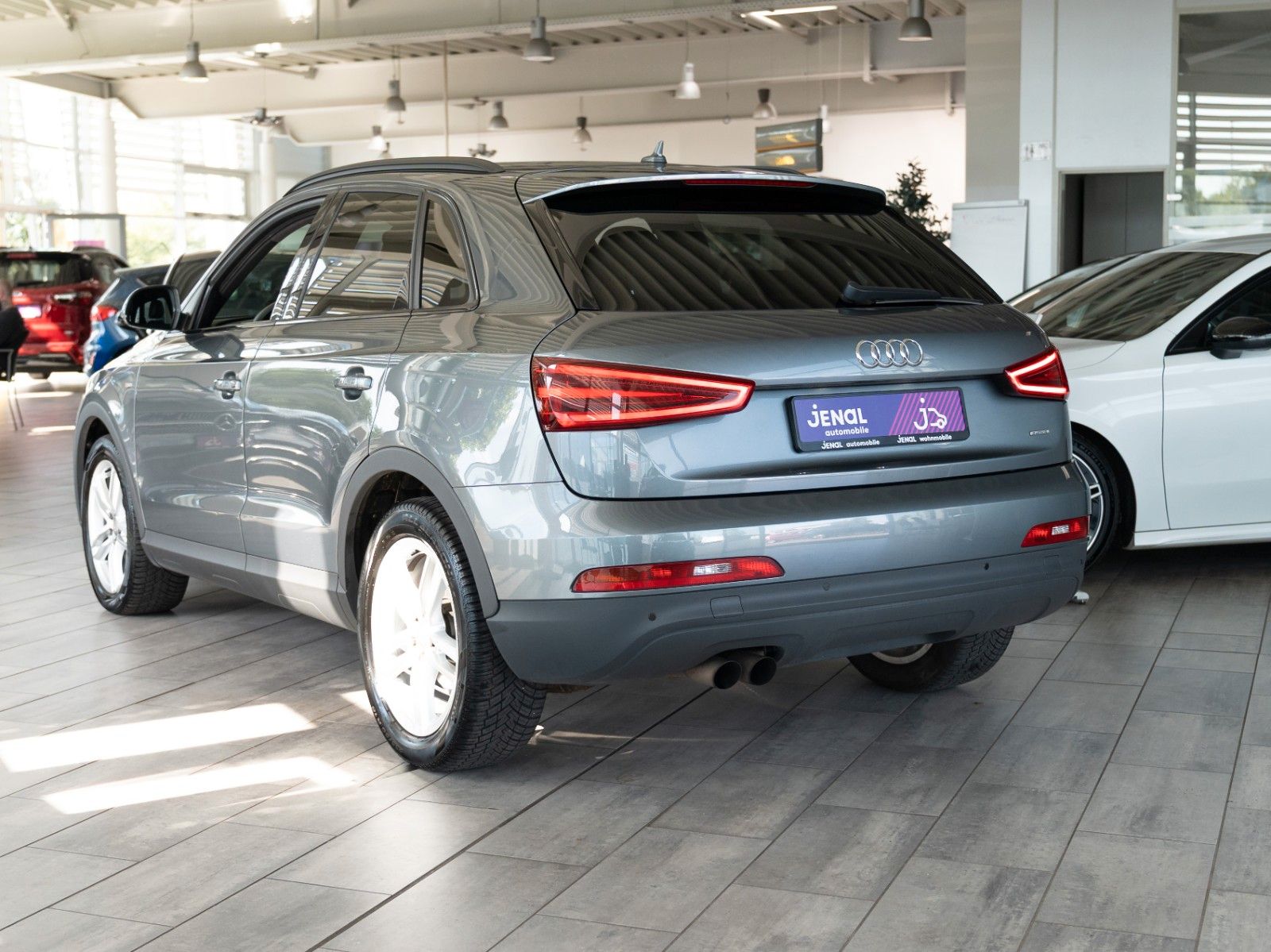 Fahrzeugabbildung Audi Q3 2.0 TFSI quattro AUTOM./ALLRAD/SITZHEIZUNG
