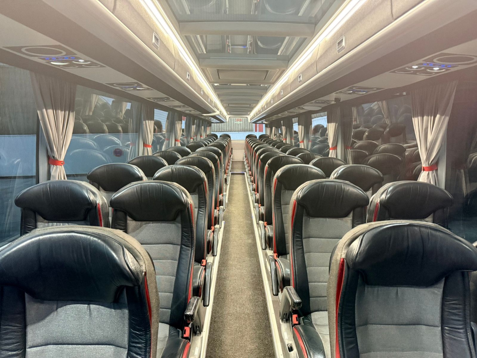 VANHOOL  2017 - Image 19 of 35