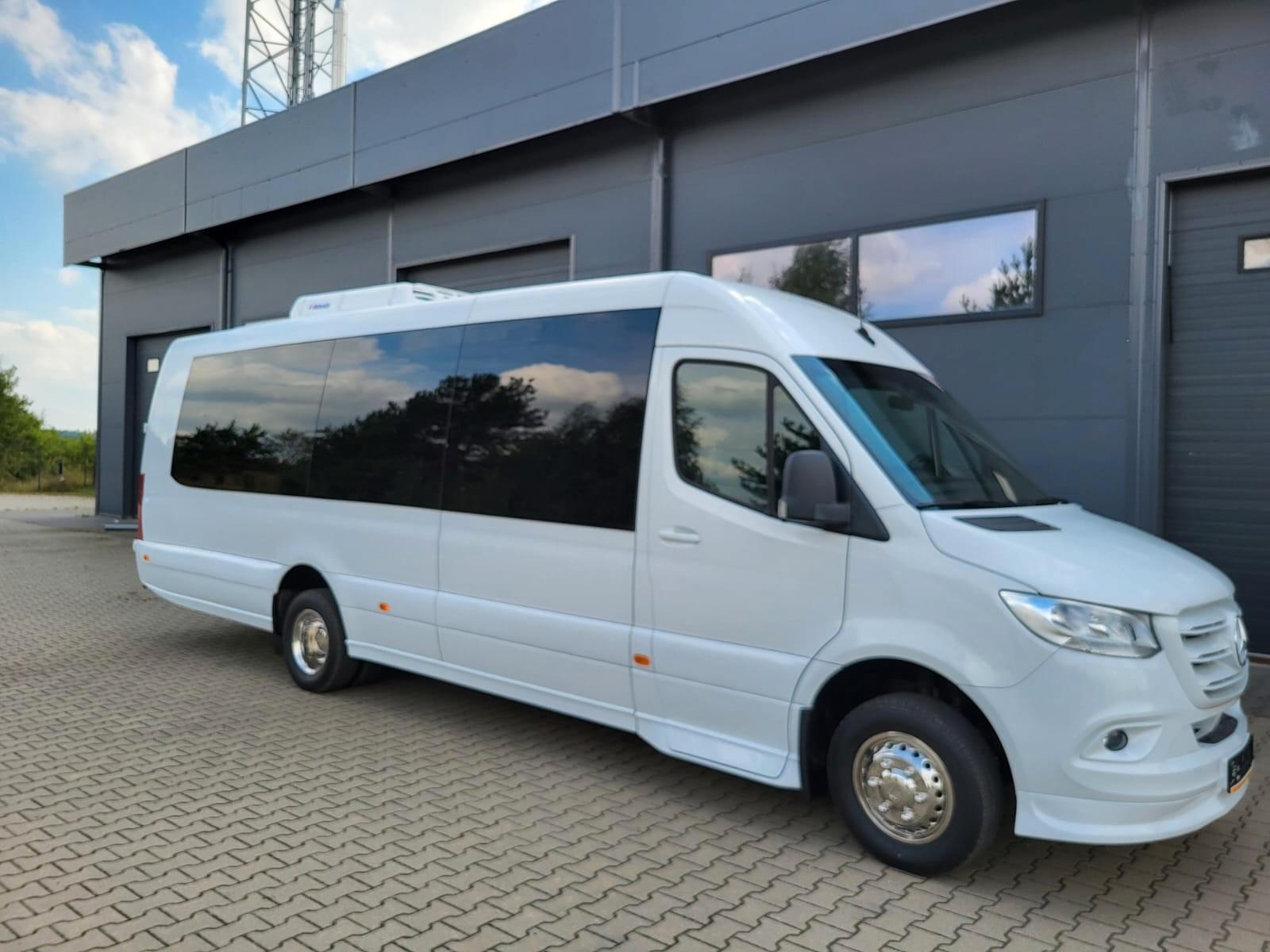 Mercedes-Benz Sprinter 517 CDI LONG - 24 places + 4 standing