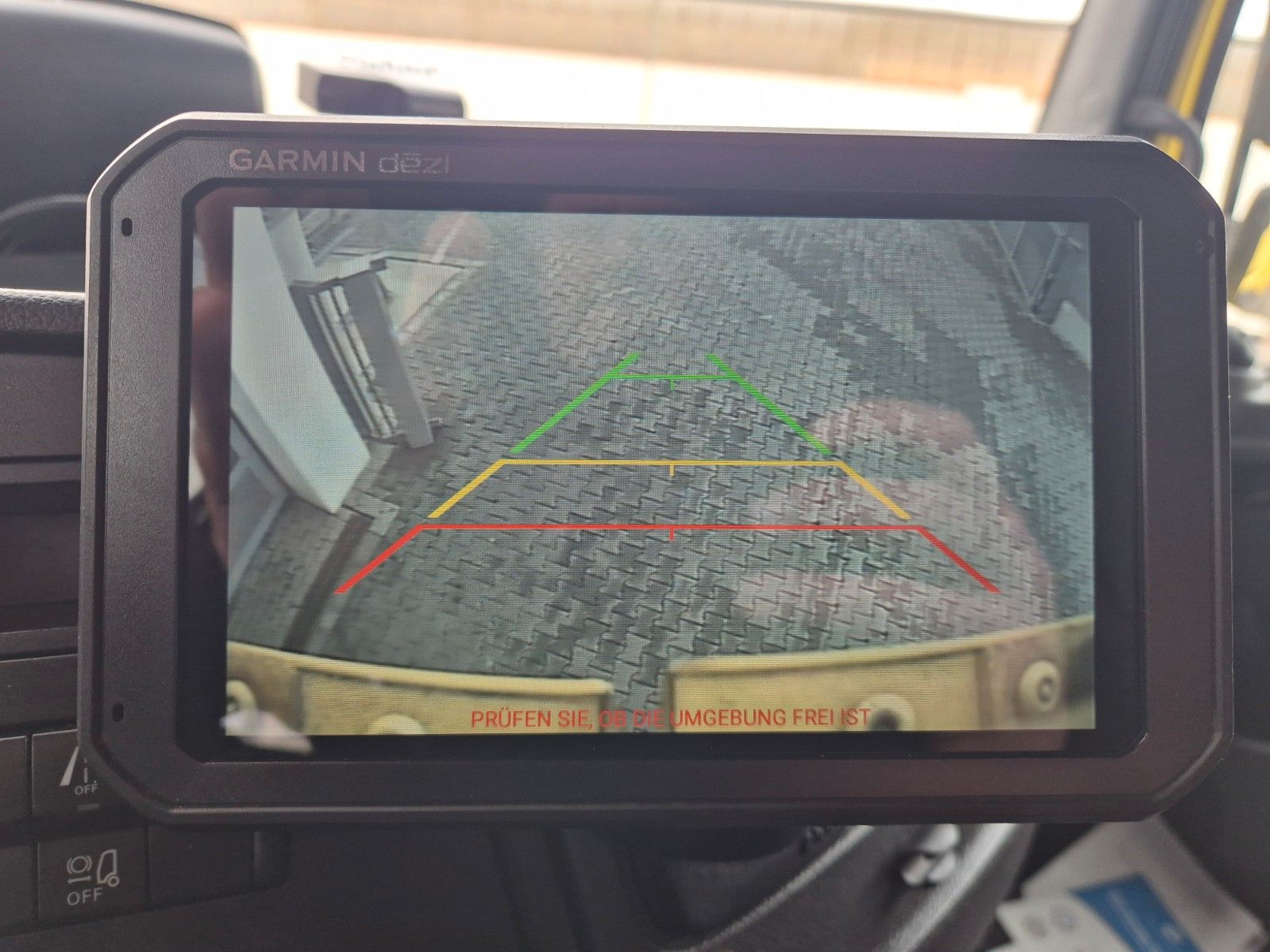 Fahrzeugabbildung Mercedes-Benz Atego 816 4x2 Möbelkoffer 3 Sitze