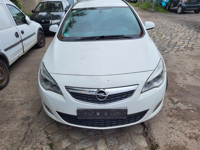 Opel Astra J Sports Tourer Selection