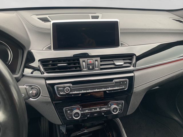 Fahrzeugabbildung BMW X1 sDrive 18d Sport Line+LED+Navi+Leder+HiFi+DAB