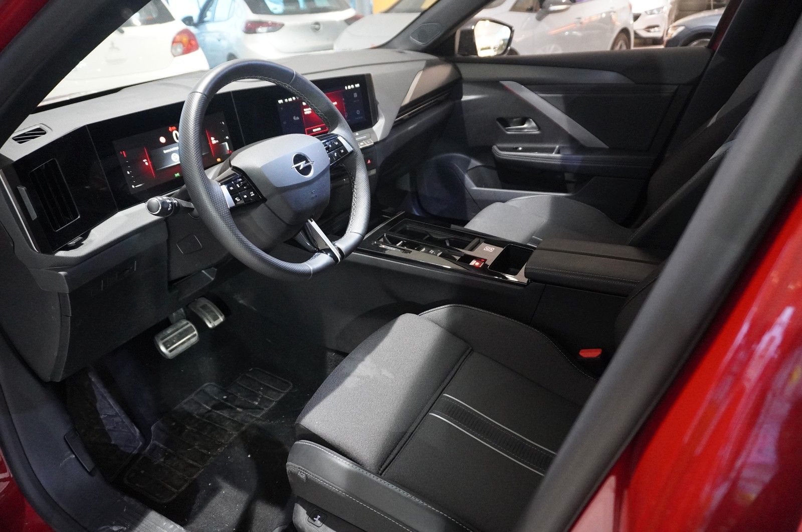 Fahrzeugabbildung Opel Astra ST 1.2T GS LINE NAVI/LED/360°/SH/SPORT/AHK