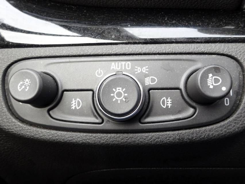 Fahrzeugabbildung Opel Mokka  X 1,6 Edition 2-Zonen Klima  RFK