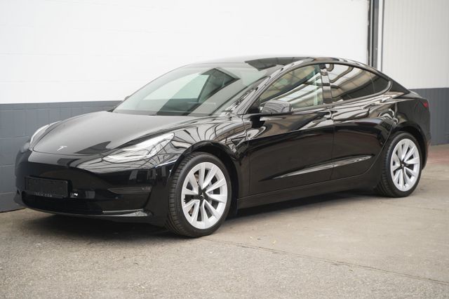 Tesla Model 3 Standard Range + *19-Zoll*Matrix-LED*