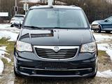 Lancia Voyager 2,8 CRDI Platinum Automatik 7 Sitzer - Lancia aus 2013