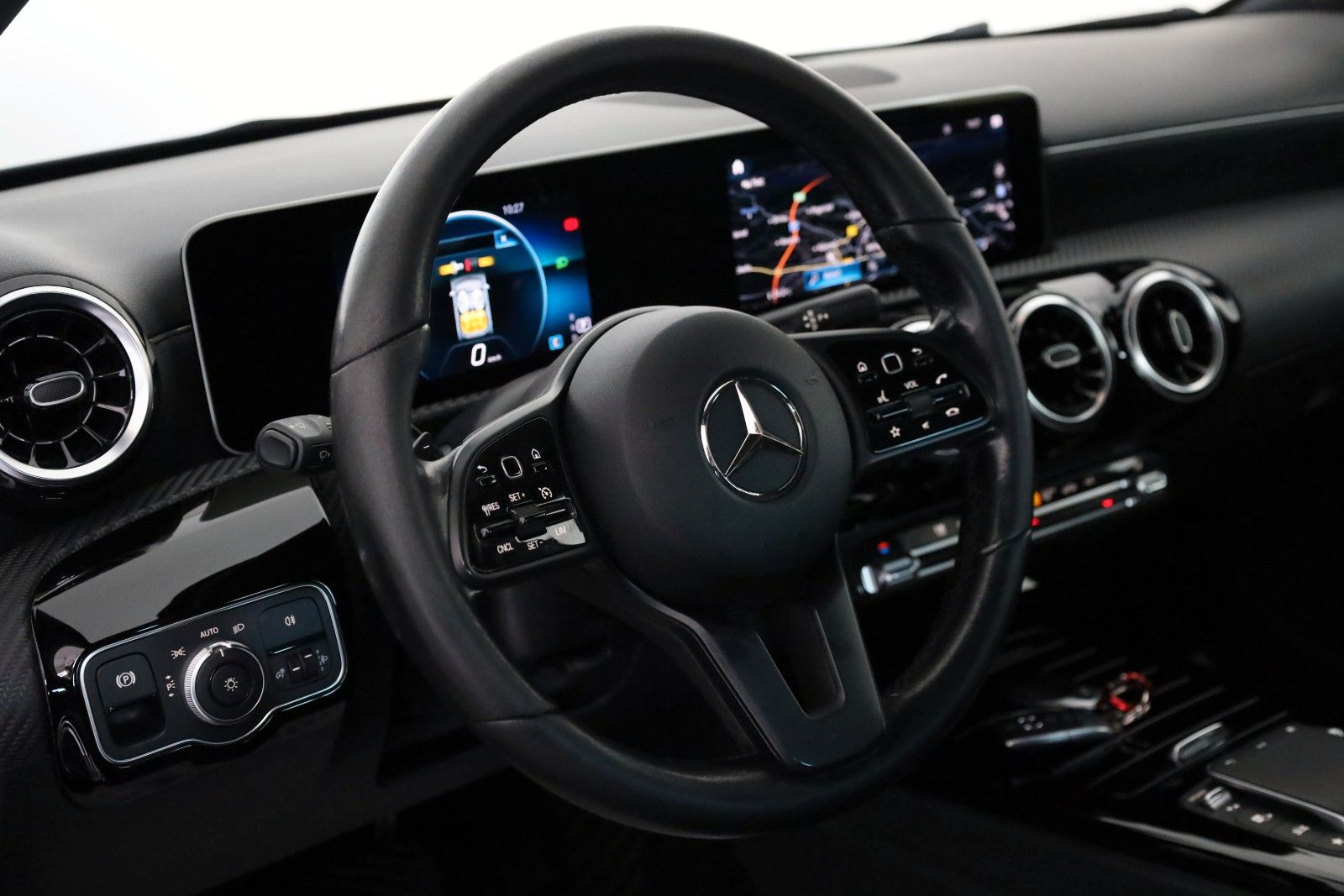 Fahrzeugabbildung Mercedes-Benz A 180 d Style Lim.T.Leder,Navi,LED,SH,Kamera