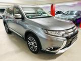 Mitsubishi Outlander Top 2.2 DI-D Top 4WD 7-Sitzer - Mitsubishi Outlander mit Schiebedach