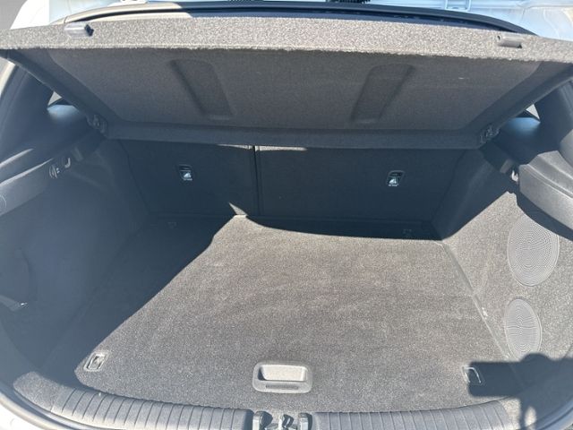 cee'd/ Ceed 1.5 T-GDI Spirit LED+NAVI+RFK+GRA+SZ