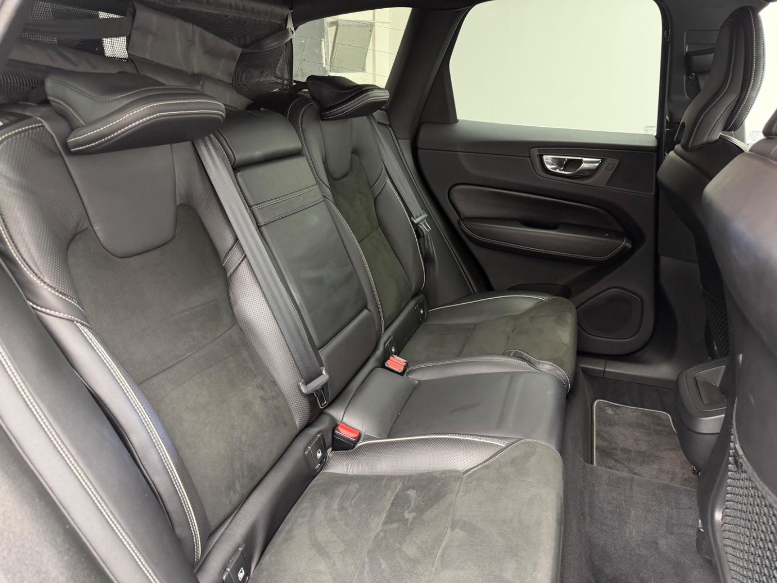 Volvo XC60 D5 AWD R-Design AHK 3D-NAVI Intel Sport