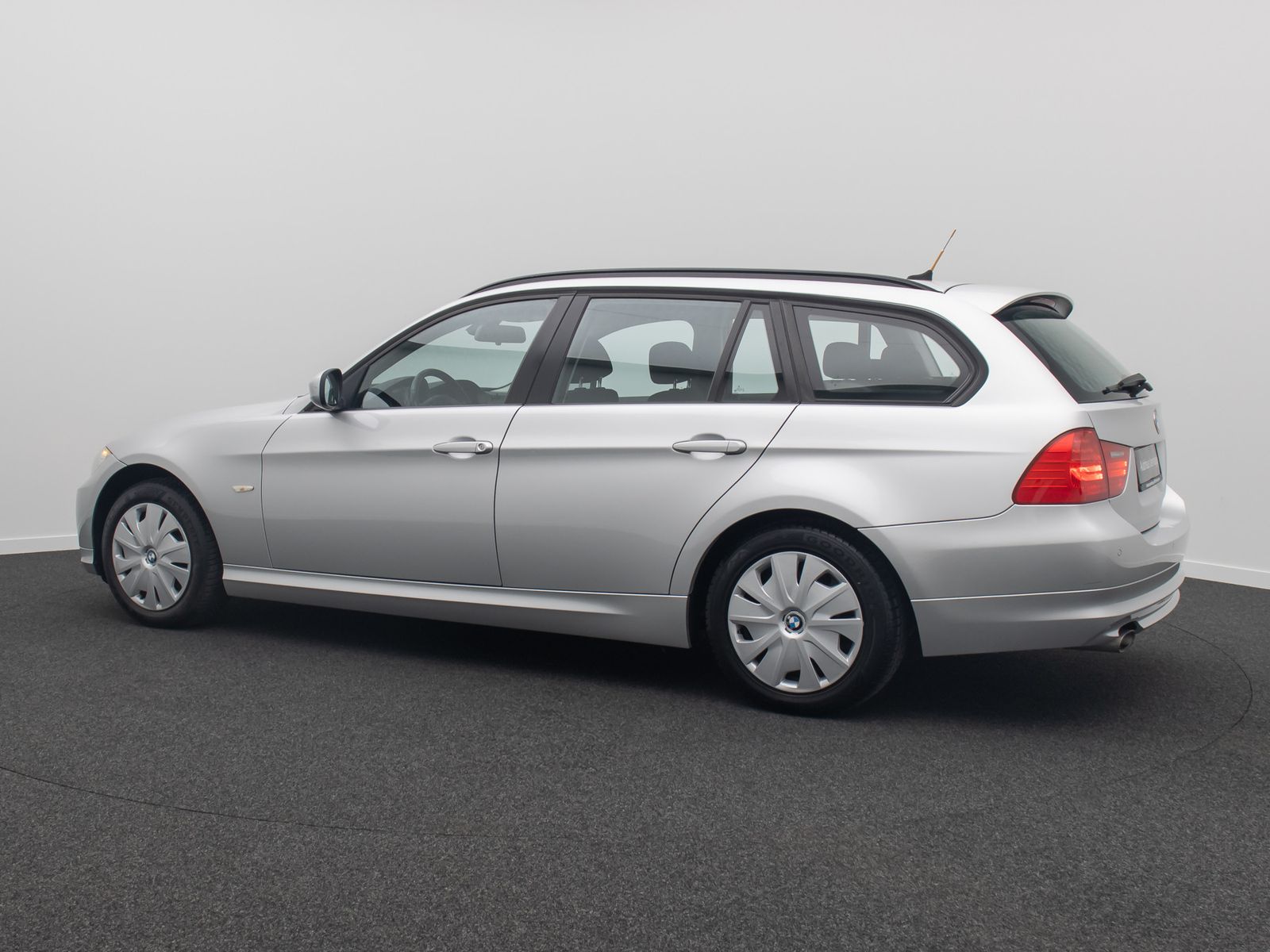 Fahrzeugabbildung BMW 320d Tempomat Xenon PDC NaviBusiness Standhzng
