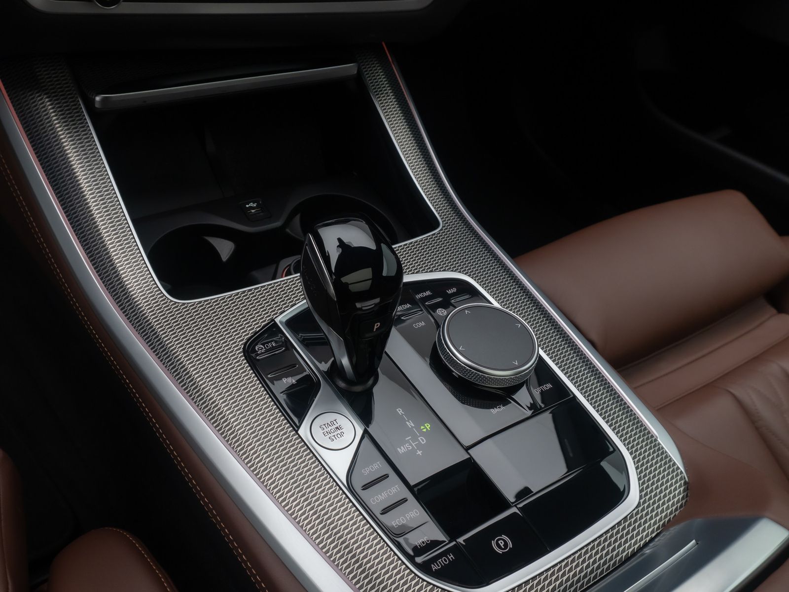 Fahrzeugabbildung BMW X5 xD30d M Sport Panorama HUD DispKey Individual