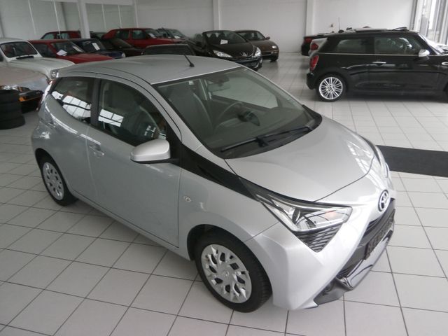 Toyota Aygo AYGO x-play*nur 8020km!!*