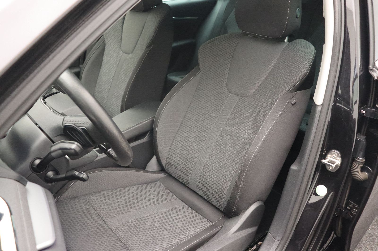 Fahrzeugabbildung SKODA Octavia Combi First Edition DSG LED ACC  Kamera