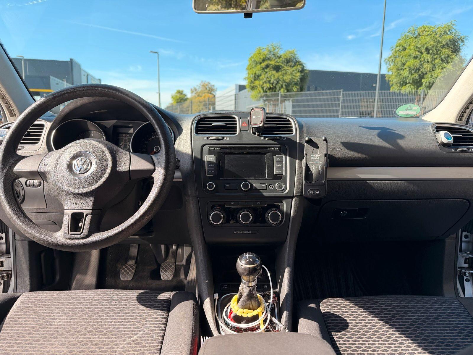Volkswagen Golf 2010 — photo 8