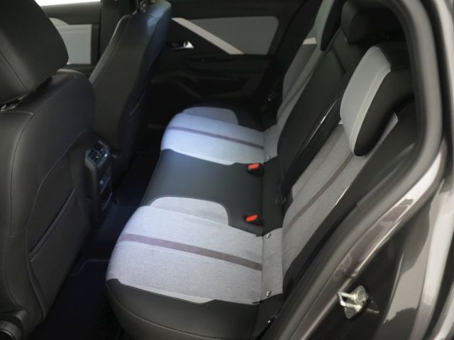 Astra L ST BUSINESS ELEGANCE AT+LED LICHT+NAVI+R