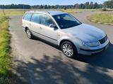 Volkswagen VW Passat Variant 1.6 - Volkswagen Passat Variant aus 1999